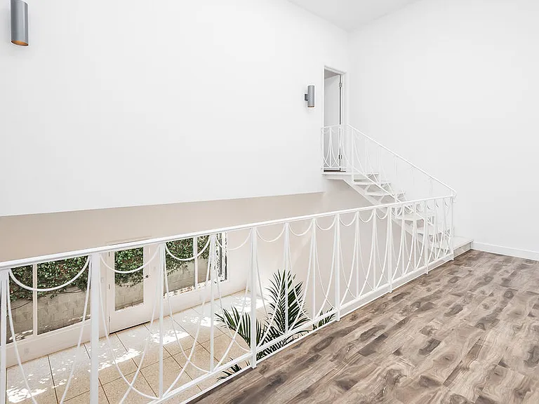 764 N Doheny Dr #2 — Photo 8