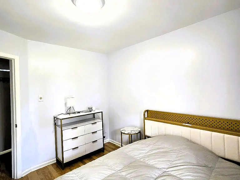 592 Forest St #1 — Photo 9