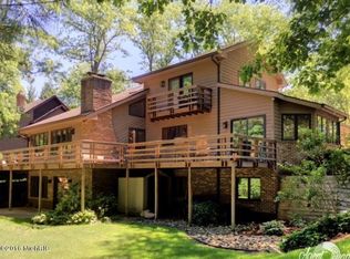 5340 N Alpine Rdg, Stevensville, MI 49127