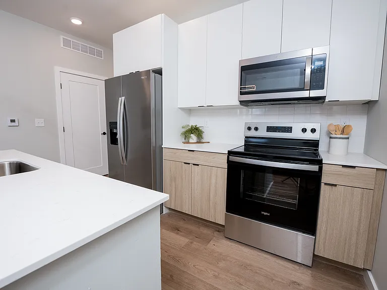 60 E Green St #410 — Photo 8