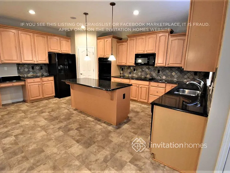 1942 Woodstream Rd — Photo 3