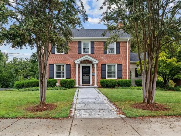 224 Grace St, Mount Airy, NC 27030
