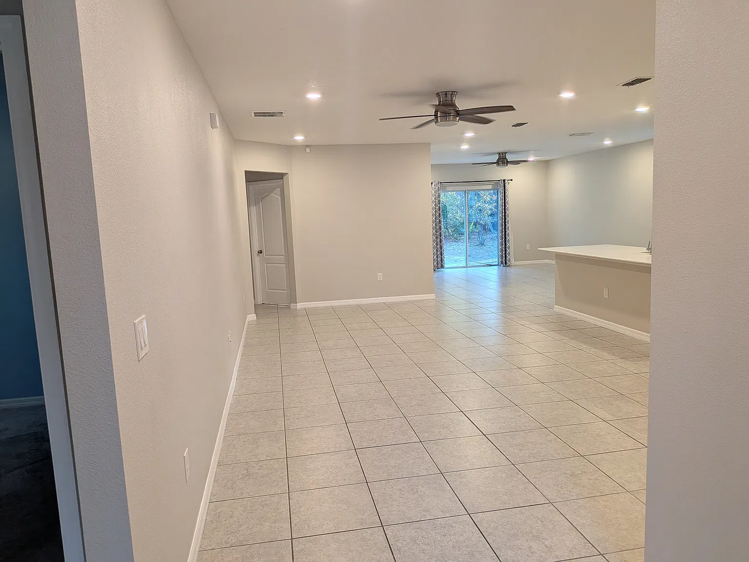 Nice 4/2 On Half Acre In Weeki Wachee — Photo 2