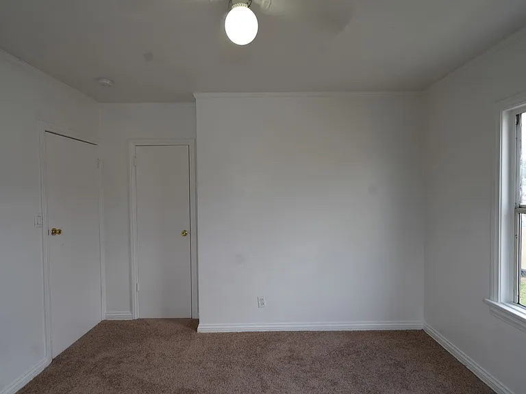 8019 8049 1/2 Alameda St — Photo 23