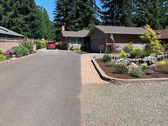 3rd image of 160 N Mount Christie Dr