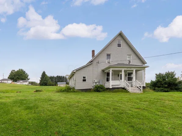 113 Mill St, Glenford, OH 43739
