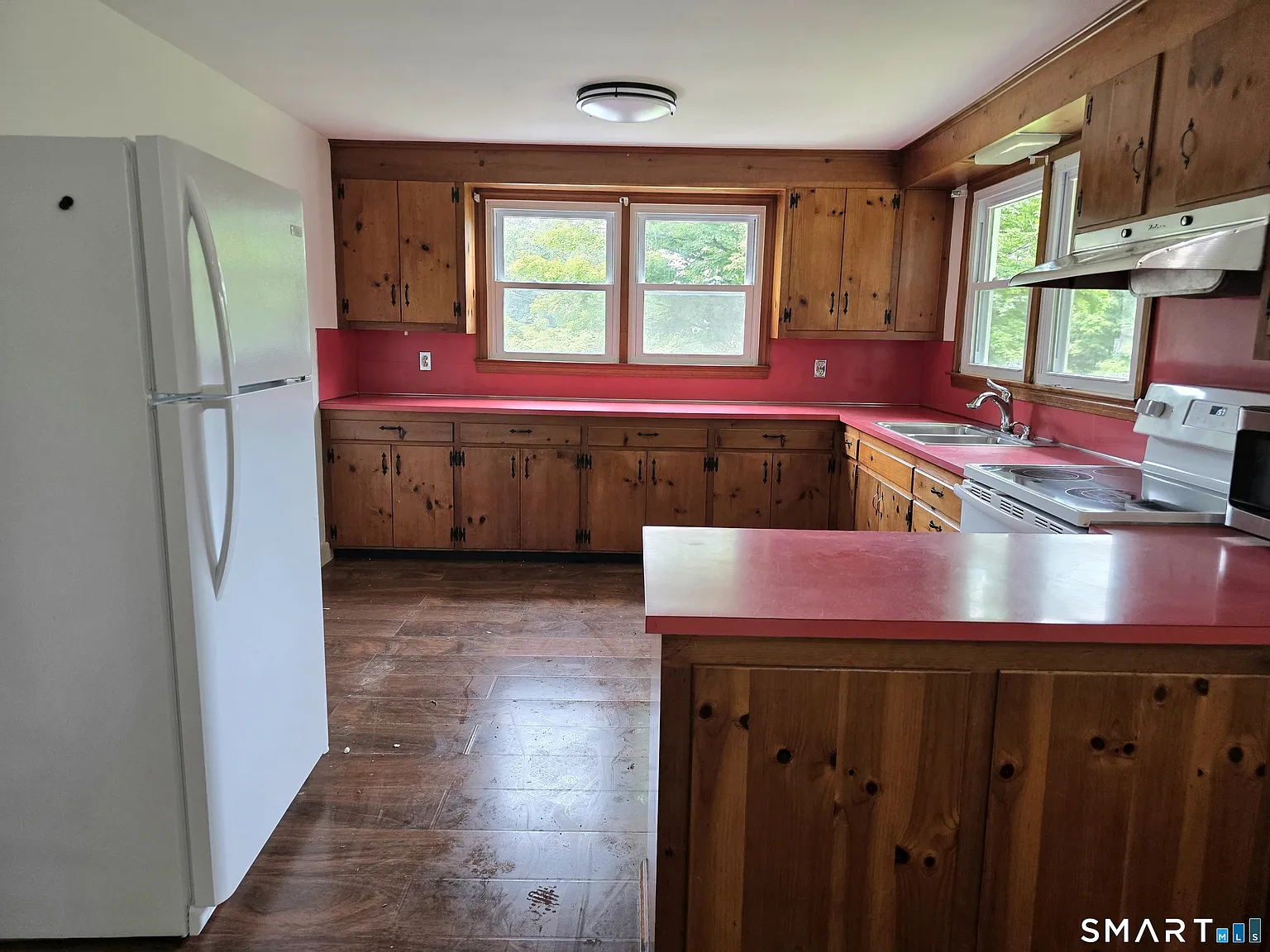 3 bed, 1.5 bath, 1440 sqft, $2,995 — Photo 3