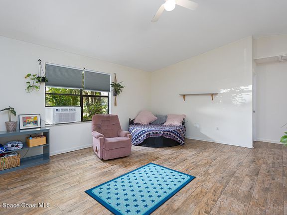 4th image of 2255 Ladner Rd NE