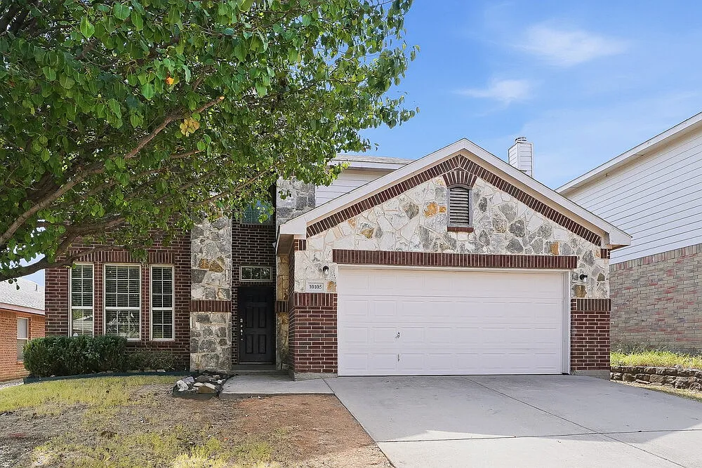 4 bed, 2.5 bath, 2845 sqft, $2,580 — Photo 1