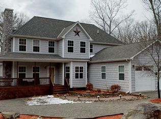 288 Wet Lakeview Dr, Lackawaxen, PA 18435