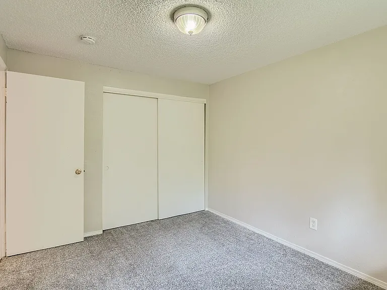 691 Molalla Ave #7 — Photo 3
