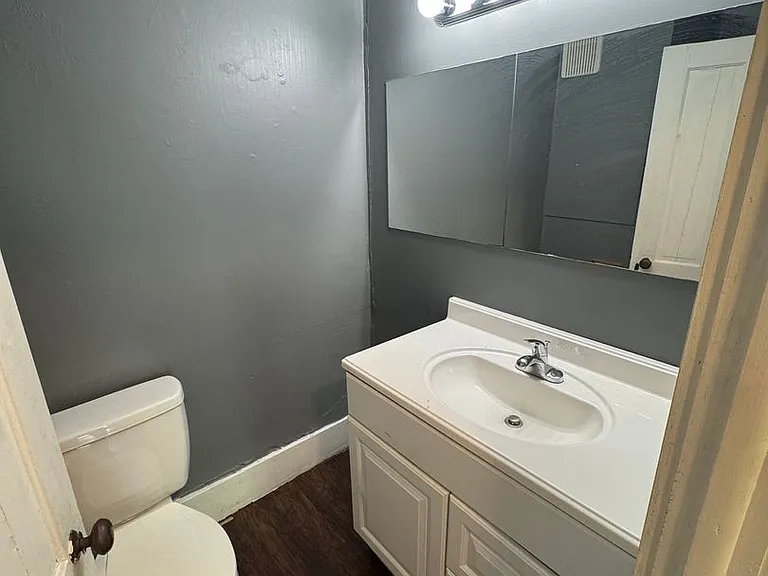 334 N Mantua St — Photo 7