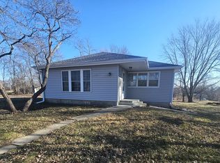 224 S Walnut St, Kidder, MO 64649