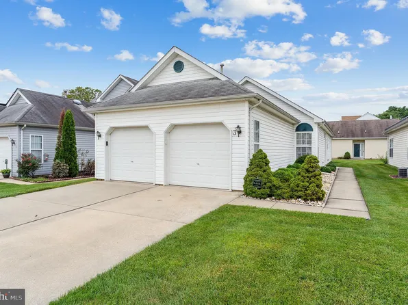 3 Belmont Ave, Edgewater Park, NJ 08010