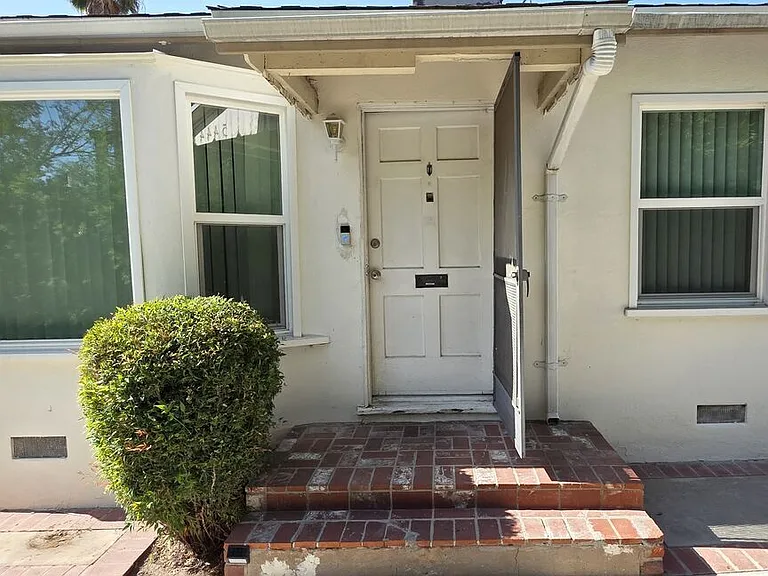 5444 Hermitage Ave — Photo 11