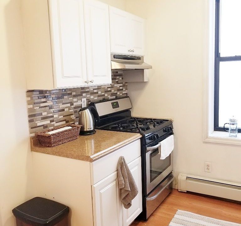 1st image of 3149 33rd St #1