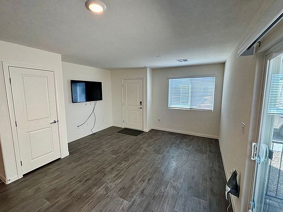 5th image of 2746 Champagne Gold Ave