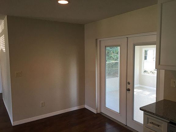 4th image of 5218 SE 107th Pl