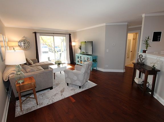 5th image of 207 W Jennifer Ln Unit 1