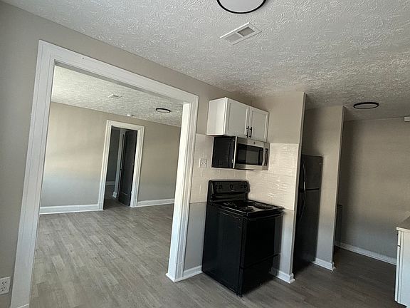 3rd image of 3310 N Meridian St APT 102