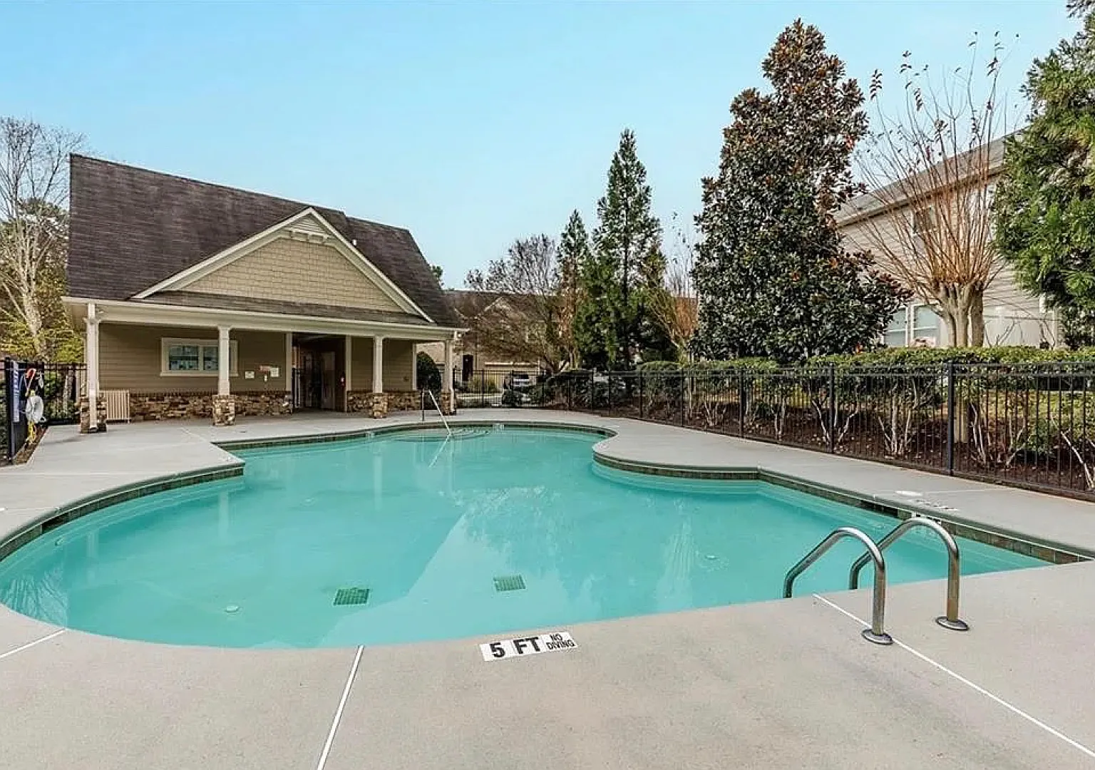 1625 Trailview Way NE — Photo 3