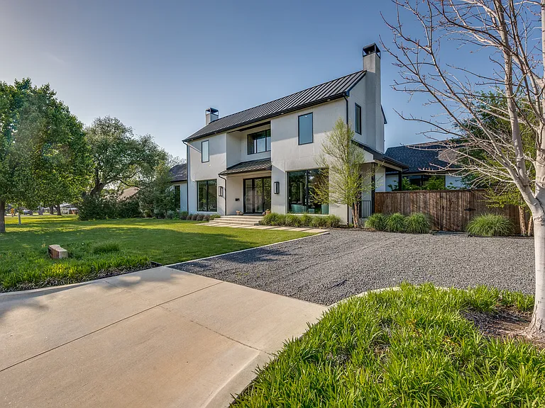 4215 Nashwood Ln — Photo 16