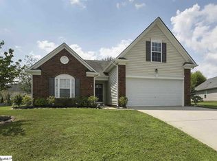 15 Avocet Ln, Simpsonville, SC 29680