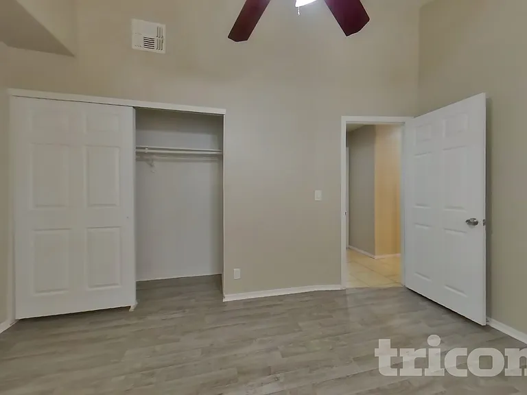 3234 W Larkspur Dr — Photo 7