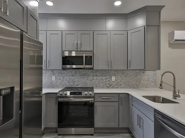31 S 9th St #1F — Photo 1