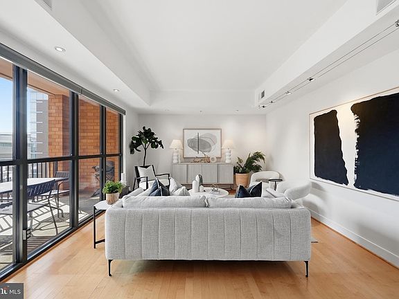 2nd image of 910 M St NW APT 630