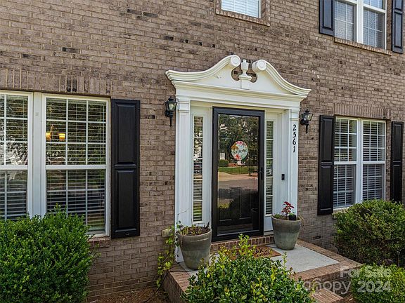 4th image of 2561 Shannon Dr