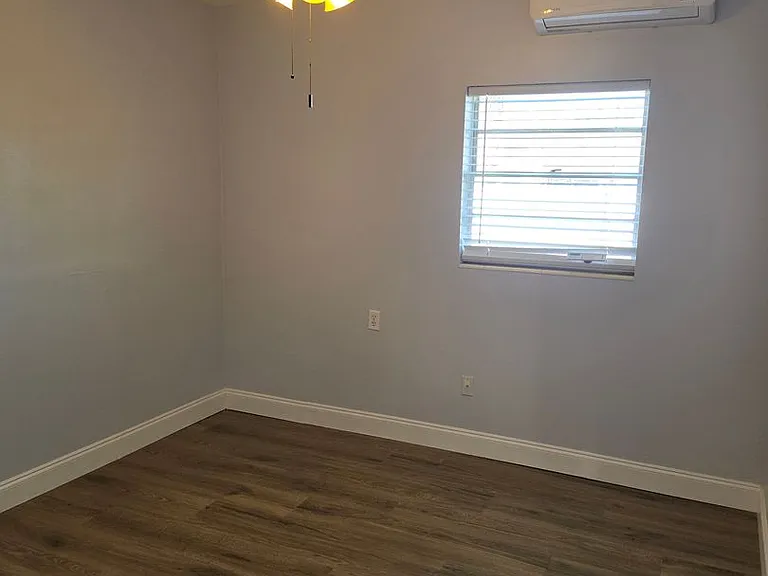 1004 Catherine St — Photo 19
