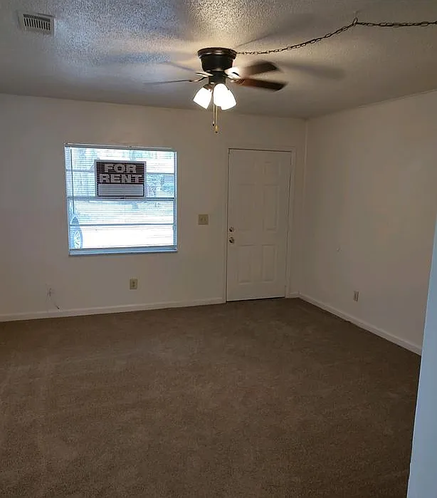 1209 Carson Dr — Photo 3