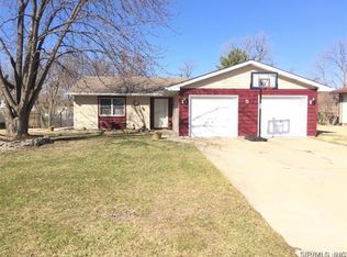 5 Gemstone Dr, Granite City, IL