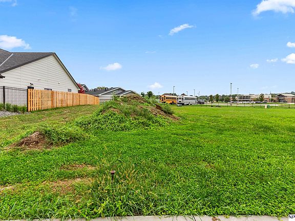 3rd image of 2322 Landing Ln