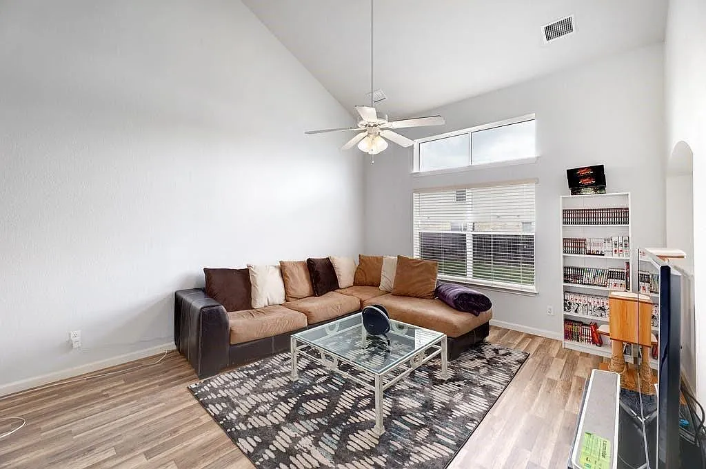 3 bed, 2.5 bath, 1509 sqft, $1,995 — Photo 4