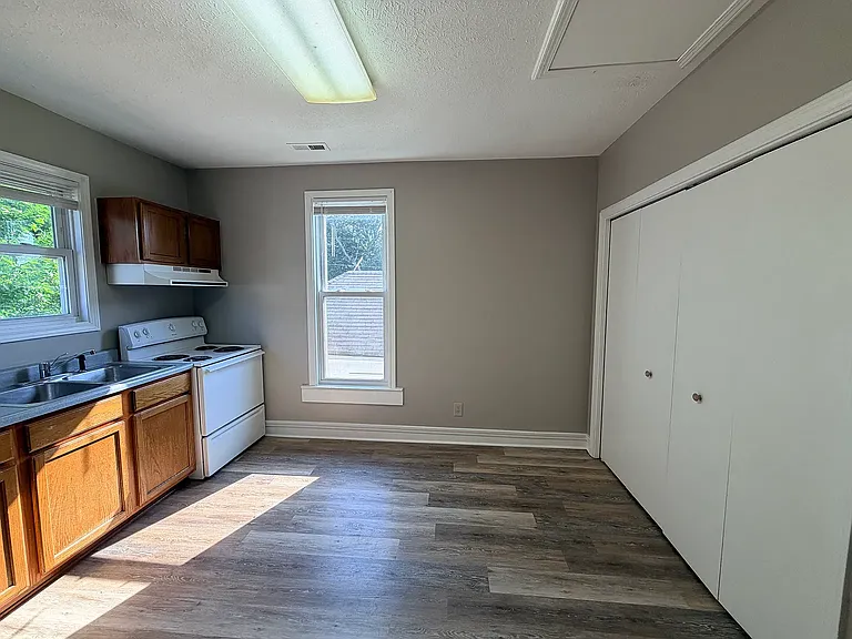 1309 E Market St — Photo 6