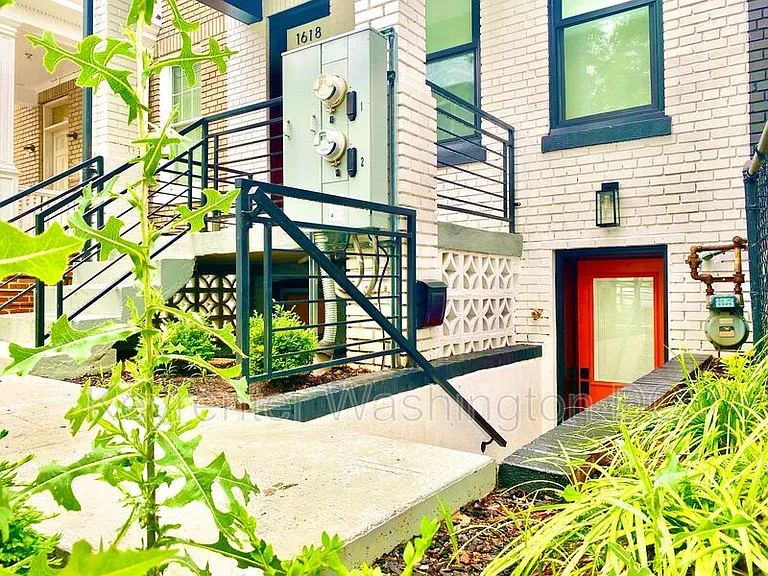 1618 Gales St NE #B — Photo 18