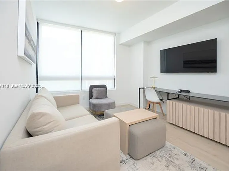 225 N Miami Ave #CU-1505 — Photo 4