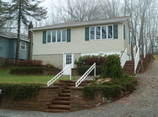 1838 Clinton Rd, Hewitt, NJ 07421