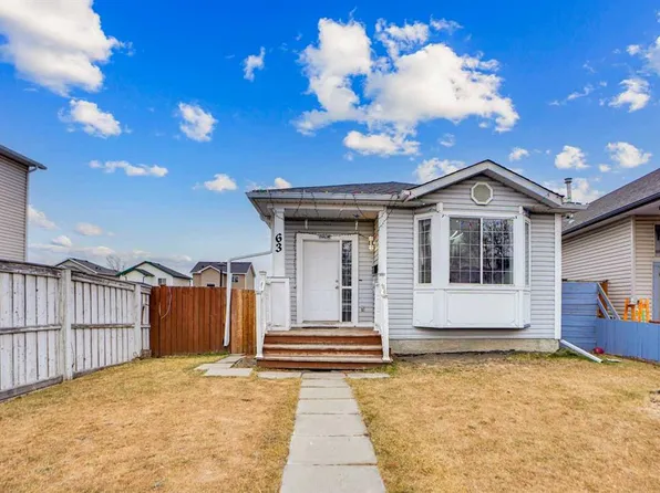 63 S Martinbrook Rd NE, Calgary, AB T3J 3E1