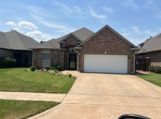 6912 NW Maple Dr, Lawton, OK 73505