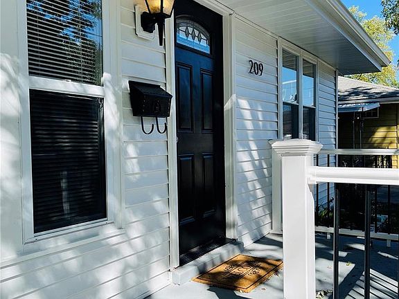 3rd image of 209 E Felton Ave