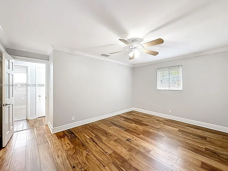 4330 SW 7th St — Photo 36