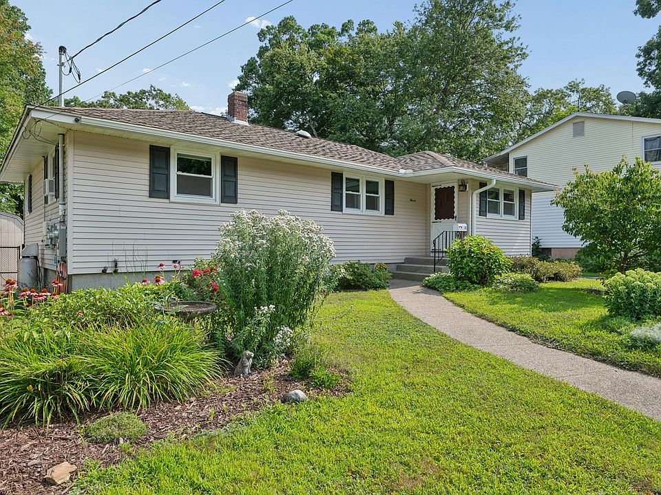 1st image of 11 Greybert Ln