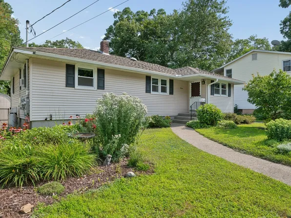 11 Greybert Ln, Worcester, MA 01602