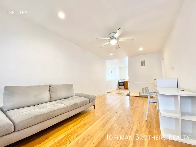 125 N Hamilton Dr #A — Photo 1
