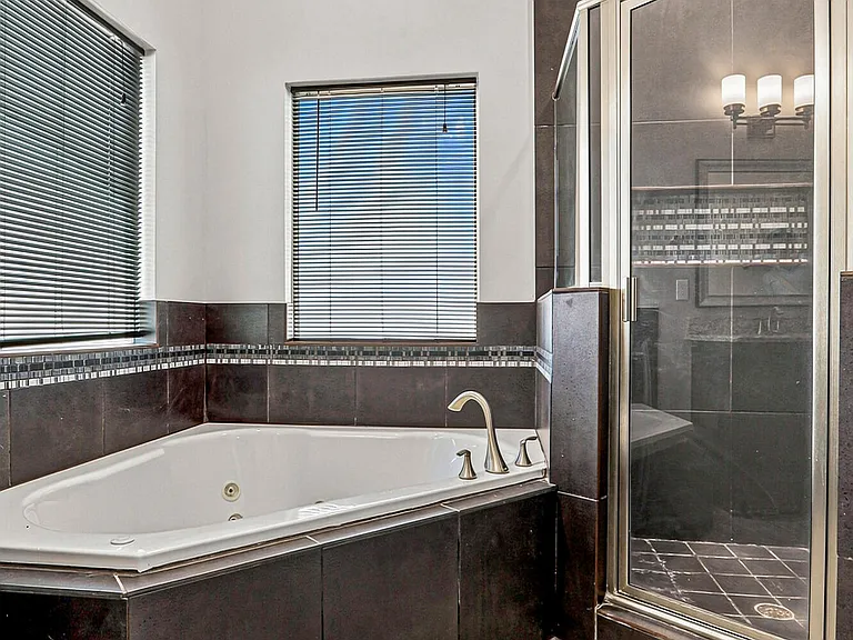12744 Midland Ct — Photo 7