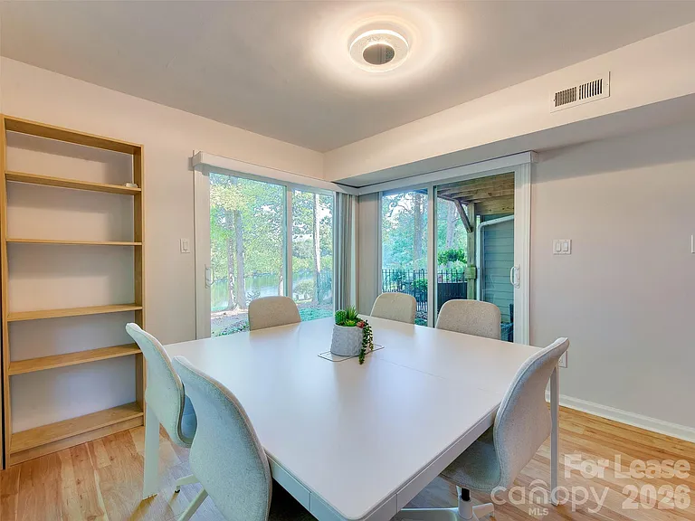 9006 Saint Thomas Ln — Photo 34