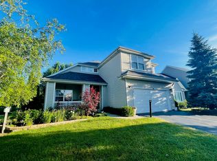 950 School Ct, Round Lake, IL 60073
